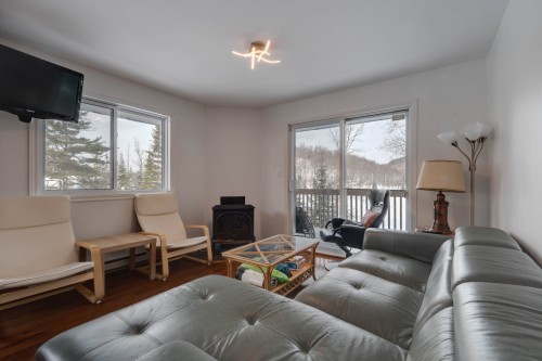 Salon - 264 Ch. Du Lac-Prévost, Saint-Sauveur, QC - Indoor Photo Showing Living Room