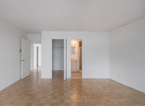 Bedroom - 802-5075 Rue Jean-Talon E., Montréal (Saint-Léonard), QC - Indoor Photo Showing Other Room
