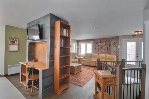 Salon - 750 Av. Dion, Val-D'Or, QC - Indoor Photo Showing Other Room