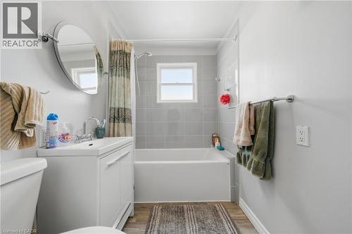 14 Newlands Avenue, Hamilton, ON - Indoor