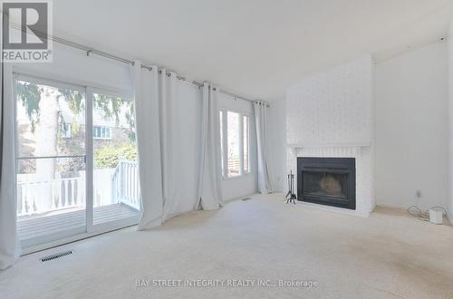 976 Raintree Lane, Mississauga, ON - Indoor Photo Showing Living Room With Fireplace