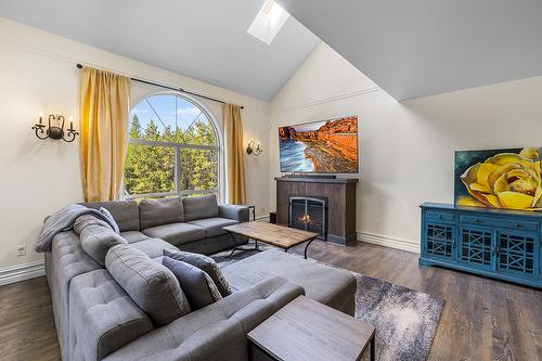 2490 Wilson Road, Cranbrook, BC - Indoor Photo Showing Living Room With Fireplace