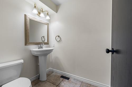 2490 Wilson Road, Cranbrook, BC - Indoor Photo Showing Bathroom