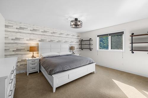 2490 Wilson Road, Cranbrook, BC - Indoor Photo Showing Bedroom