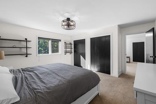 2490 Wilson Road, Cranbrook, BC - Indoor Photo Showing Bedroom
