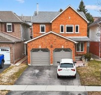 118 Bassett Boulevard  Whitby, ON L1N 8X5