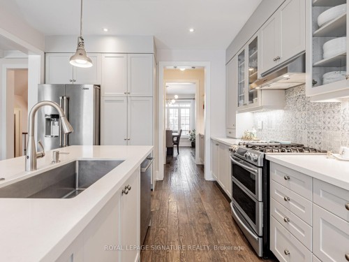 26 Marks Road, Springwater, ON - Indoor Photo Showing Kitchen With Upgraded Kitchen