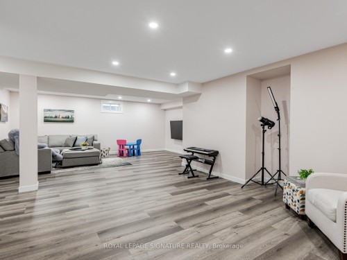 26 Marks Road, Springwater, ON - Indoor Photo Showing Other Room