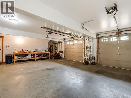 3179 Heddle Road, Nelson, BC - Indoor Photo Showing Garage