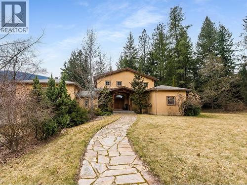 3179 Heddle Road, Nelson, BC - Outdoor