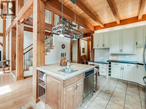 3179 Heddle Road, Nelson, BC - Indoor Photo Showing Kitchen