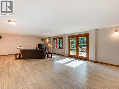 3179 Heddle Road, Nelson, BC - Indoor