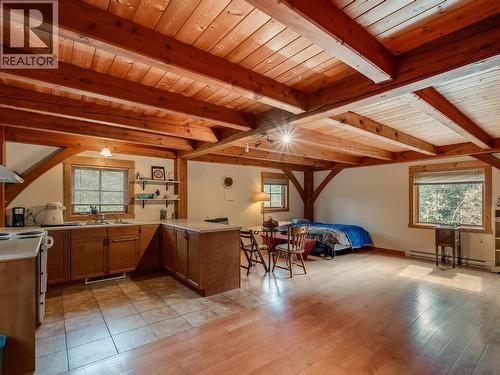 3179 Heddle Road, Nelson, BC - Indoor