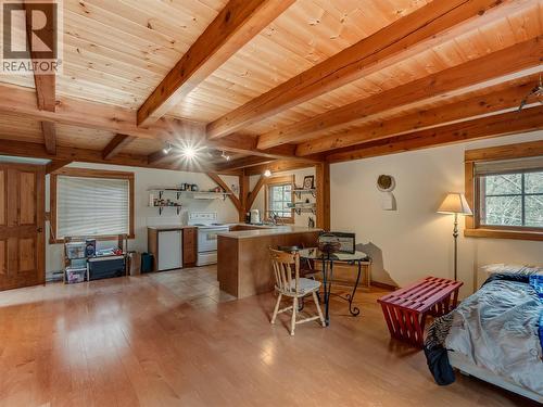 3179 Heddle Road, Nelson, BC - Indoor