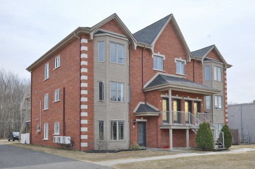 3-61 Rue des Échevins  Saint-Jean-Sur-Richelieu, QC J2W 0A2