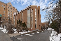 3046Z Le Boulevard Montréal (Ville-Marie), QC H3Y 1R7