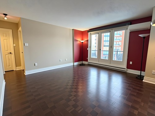 Salon - 404-850 Rue Muir, Montréal (Saint-Laurent), QC - Indoor Photo Showing Other Room