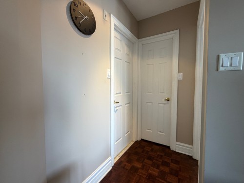 Hall d'entrée/Vestibule - 404-850 Rue Muir, Montréal (Saint-Laurent), QC - Indoor Photo Showing Other Room