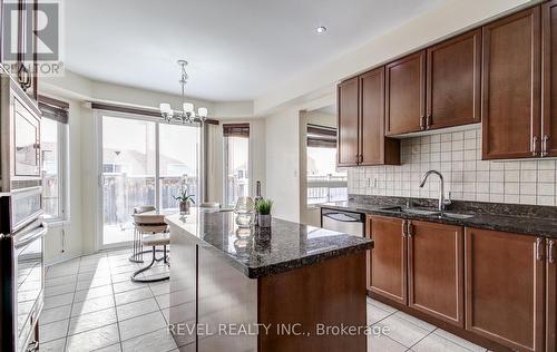 5 Treegrove Crescent, Brampton, ON - Indoor Photo Showing Kitchen