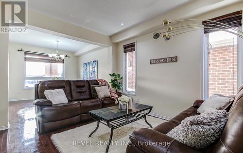 5 Treegrove Crescent, Brampton, ON - Indoor Photo Showing Living Room