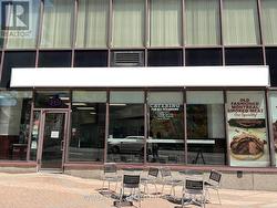 995 BAY STREET Toronto, ON M5S 3C4