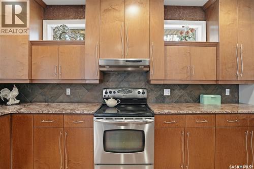 603 Brookhurst Court, Saskatoon, SK - Indoor Photo Showing Kitchen