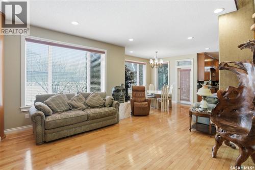 603 Brookhurst Court, Saskatoon, SK - Indoor Photo Showing Living Room