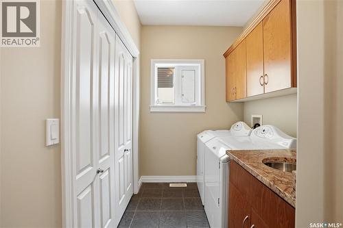 603 Brookhurst Court, Saskatoon, SK - Indoor Photo Showing Laundry Room