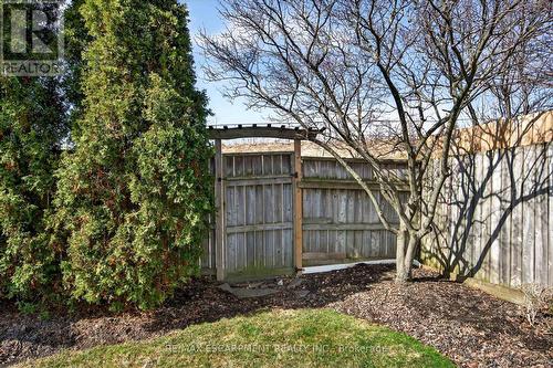 30 Basin Crescent, Hamilton, ON - Outdoor