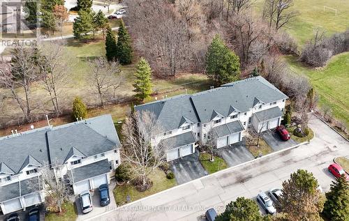 59 - 2 ROYALWOOD COURT  Hamilton, ON L8E 4Z1