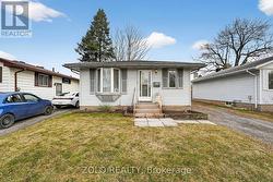 6133 STROHAN STREET Niagara Falls, ON L2J 3J3
