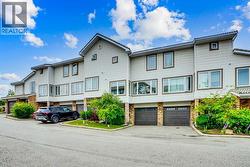 219 Coachway Lane SW  Calgary, AB T3H 1A4