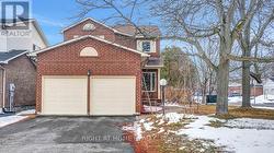2 CHICKASAW CRESCENT  Ottawa, ON K2M 1M3