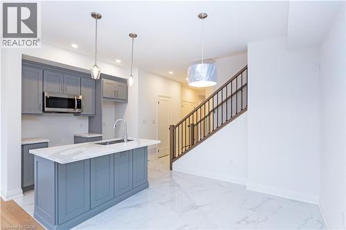 29 Dana Drive, Hamilton, ON - Indoor Photo Showing Kitchen