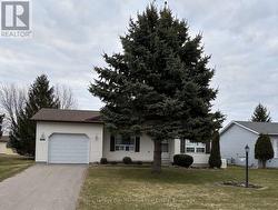 101 MEADOWVIEW LANE S North Perth (Elma), ON N4W 3G8