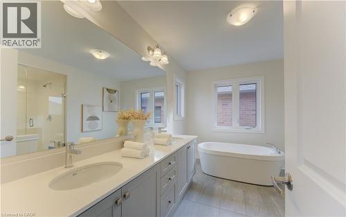 39 Guernsey Drive, Kitchener, ON - Indoor Photo Showing Bathroom
