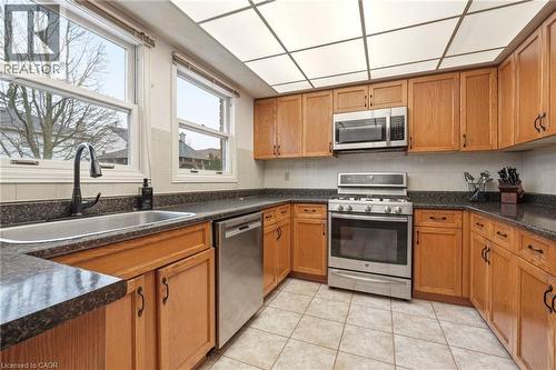 4150 Millcroft Park Drive, Burlington, ON - Indoor Photo Showing Kitchen