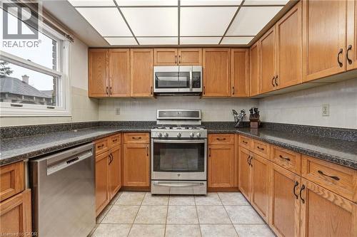 4150 Millcroft Park Drive, Burlington, ON - Indoor Photo Showing Kitchen
