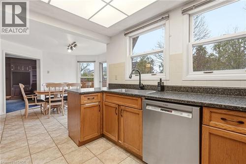 4150 Millcroft Park Drive, Burlington, ON - Indoor Photo Showing Kitchen
