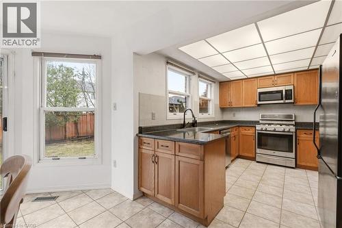 4150 Millcroft Park Drive, Burlington, ON - Indoor Photo Showing Kitchen With Double Sink