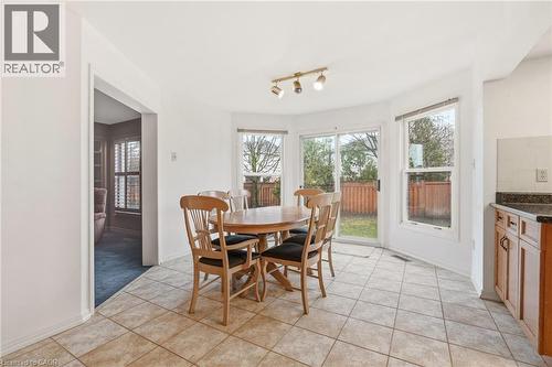 4150 Millcroft Park Drive, Burlington, ON - Indoor Photo Showing Dining Room
