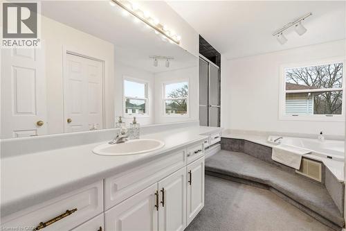 4150 Millcroft Park Drive, Burlington, ON - Indoor Photo Showing Bathroom