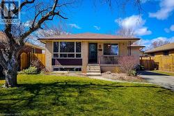 25 BUCKINGHAM Street Brantford, ON N3R 3A9