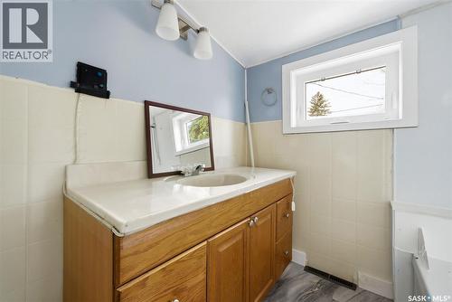 304 Main Street, Avonlea, SK - Indoor Photo Showing Bathroom
