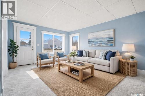 304 Main Street, Avonlea, SK - Indoor Photo Showing Living Room
