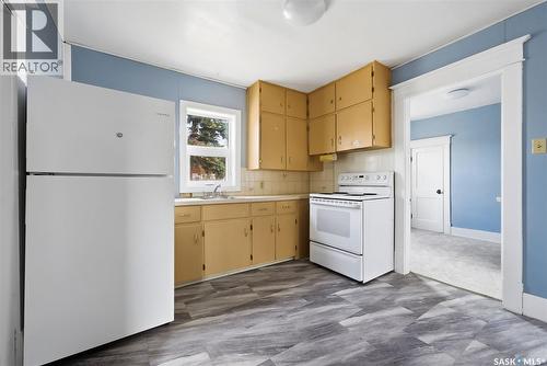 304 Main Street, Avonlea, SK - Indoor Photo Showing Kitchen