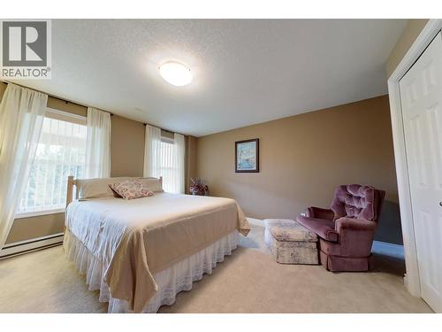 423 6Th Avenue S, Creston, BC - Indoor Photo Showing Bedroom