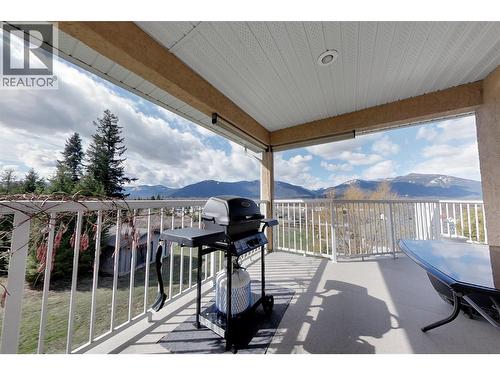 423 6Th Avenue S, Creston, BC - Outdoor With Deck Patio Veranda With Exterior