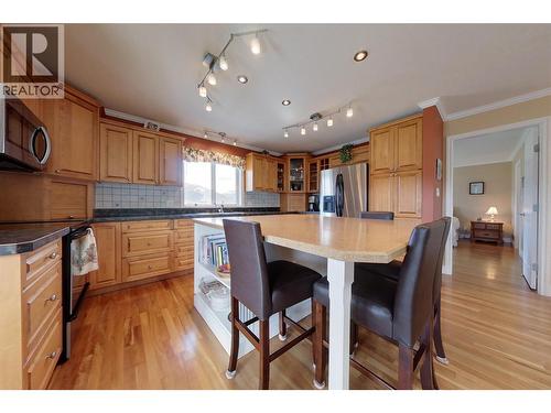 423 6Th Avenue S, Creston, BC - Indoor