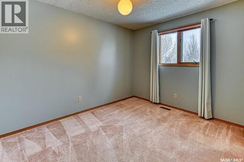 2659 Lacombe Crescent E, Regina, SK 